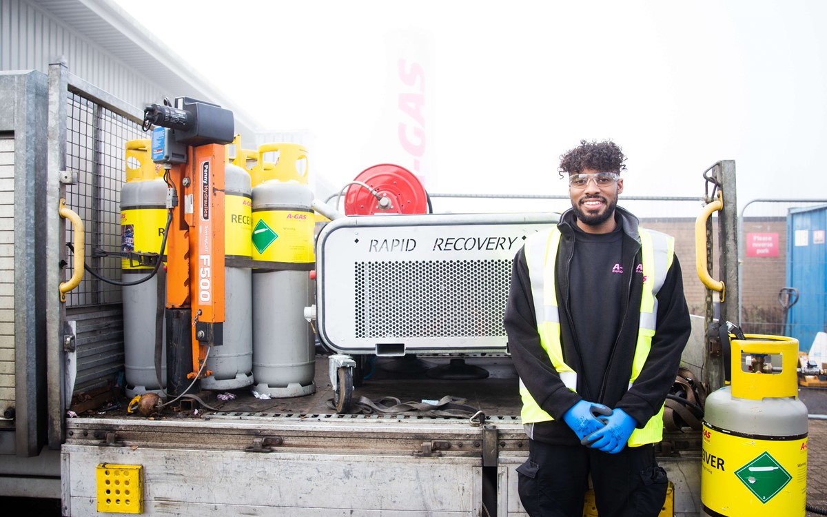 UK Rapid Recovery engineer with equipment